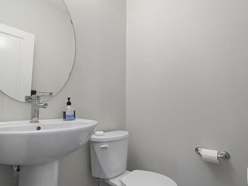 175 804 Welsh Drive, Edmonton, AB - Indoor Photo Showing Bathroom