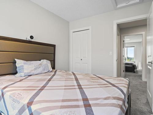 175 804 Welsh Drive, Edmonton, AB - Indoor Photo Showing Bedroom