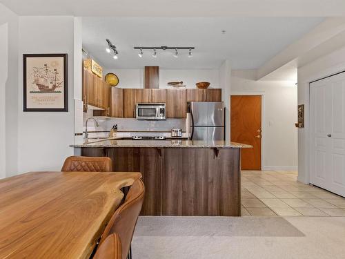 107 10333 112 Street, Edmonton, AB - Indoor Photo Showing Kitchen