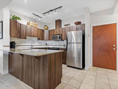 107 10333 112 Street, Edmonton, AB - Indoor Photo Showing Kitchen