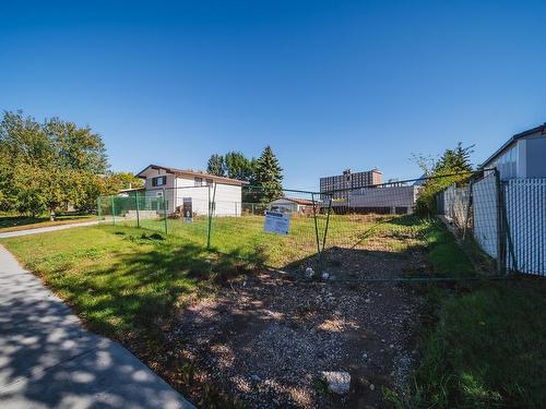 9907 68 St Nw, Edmonton, AB 