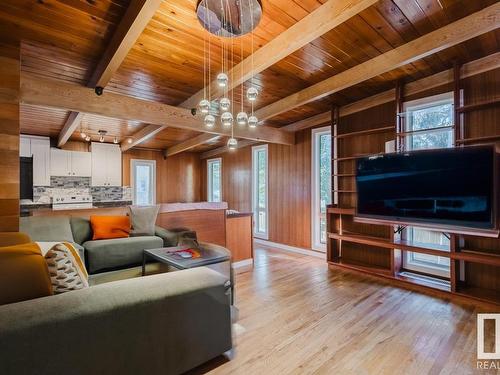 56 Michigan Street, Devon, AB - Indoor Photo Showing Living Room