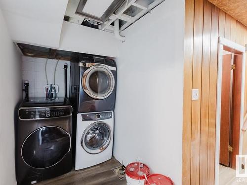 56 Michigan Street, Devon, AB - Indoor Photo Showing Laundry Room