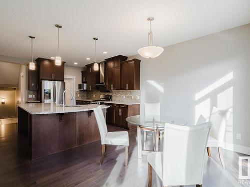 3257 Abbott Crescent, Edmonton, AB - Indoor Photo Showing Kitchen With Upgraded Kitchen