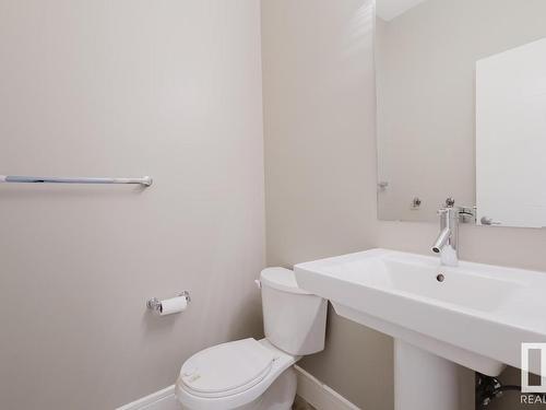 3257 Abbott Crescent, Edmonton, AB - Indoor Photo Showing Bathroom