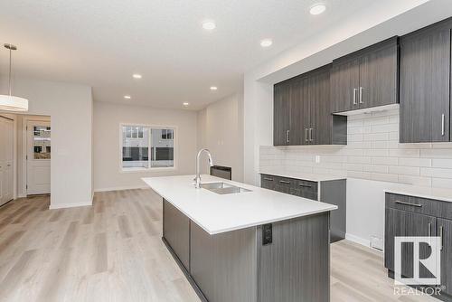 31 Gambel Loop, Spruce Grove, AB - Indoor Photo Showing Kitchen With Upgraded Kitchen