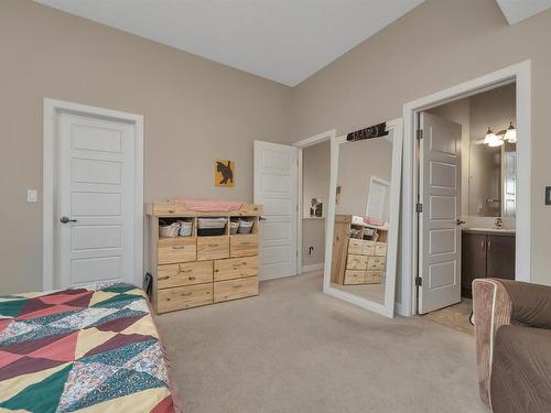 8 13825 155 Avenue, Edmonton, AB - Indoor Photo Showing Bedroom