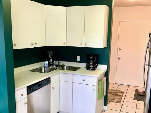 302 14530 52 Street Nw, Edmonton, AB - Indoor Photo Showing Kitchen