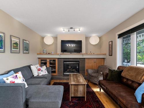 10906 72 Avenue, Edmonton, AB - Indoor Photo Showing Living Room With Fireplace