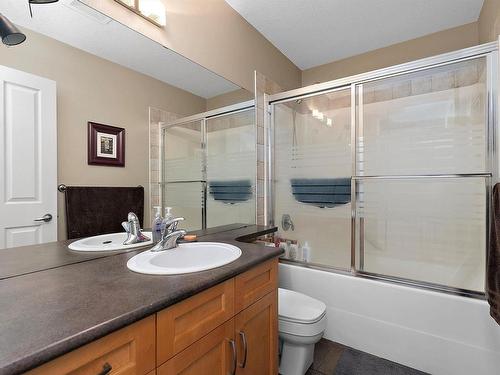 10906 72 Avenue, Edmonton, AB - Indoor Photo Showing Bathroom