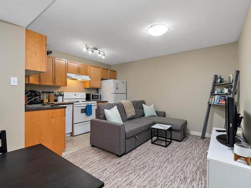 10906 72 Avenue, Edmonton, AB - Indoor Photo Showing Kitchen