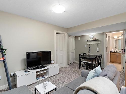 10906 72 Avenue, Edmonton, AB - Indoor Photo Showing Living Room