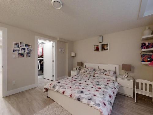 4152 Cameron Heights Point(E), Edmonton, AB - Indoor Photo Showing Bedroom