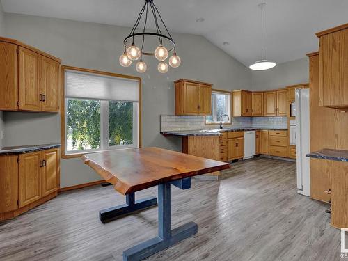 5302 59 Avenue, Vegreville, AB - Indoor Photo Showing Kitchen With Double Sink