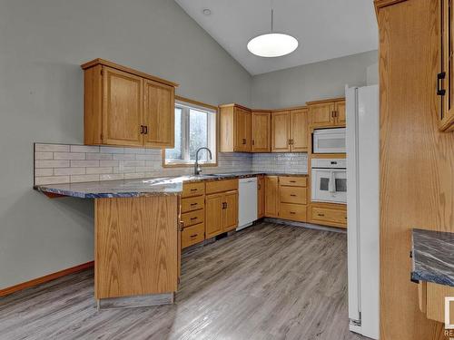 5302 59 Avenue, Vegreville, AB - Indoor Photo Showing Kitchen