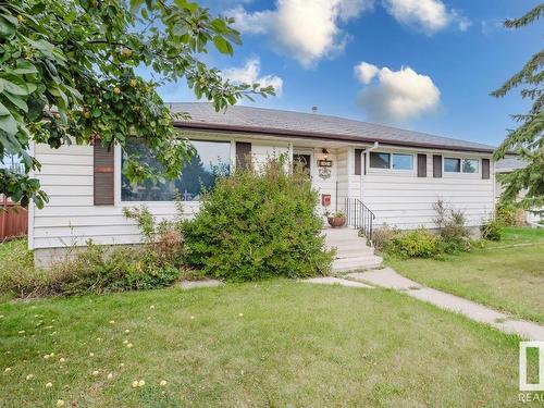 8904 Meadowlark Rd Nw, Edmonton, AB 