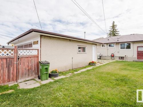 8904 Meadowlark Rd Nw, Edmonton, AB 