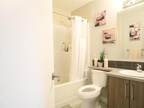 11906 68 Street, Edmonton, AB - Indoor Photo Showing Bathroom