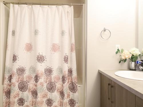 11906 68 Street, Edmonton, AB - Indoor Photo Showing Bathroom