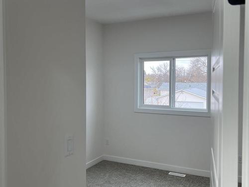 1 12122 43 Street, Edmonton, AB - Indoor Photo Showing Other Room