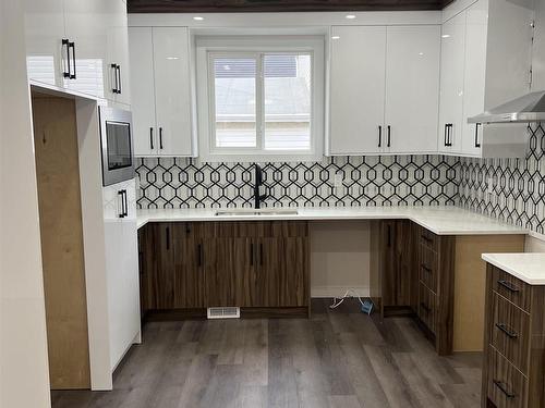 1 12122 43 Street, Edmonton, AB - Indoor Photo Showing Kitchen