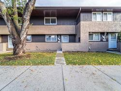 1640 37 ST NW  Edmonton, AB T6L 2R7