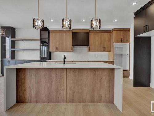 20912 128 Avenue, Edmonton, AB - Indoor Photo Showing Kitchen