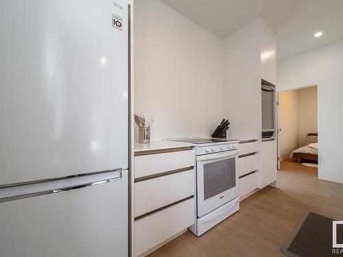 9544 76 Avenue, Edmonton, AB - Indoor Photo Showing Kitchen