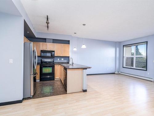 1-307 4245 139 Avenue, Edmonton, AB - Indoor Photo Showing Kitchen