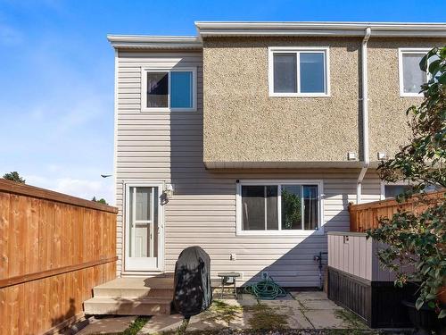 18233 93 Av Nw, Edmonton, AB 