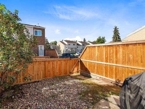 18233 93 Av Nw, Edmonton, AB 