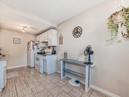 9E Clareview Vg Nw, Edmonton, AB 