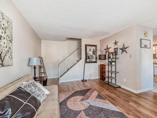 9E Clareview Vg Nw, Edmonton, AB 