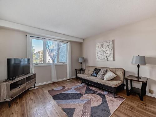 9E Clareview Vg Nw, Edmonton, AB 