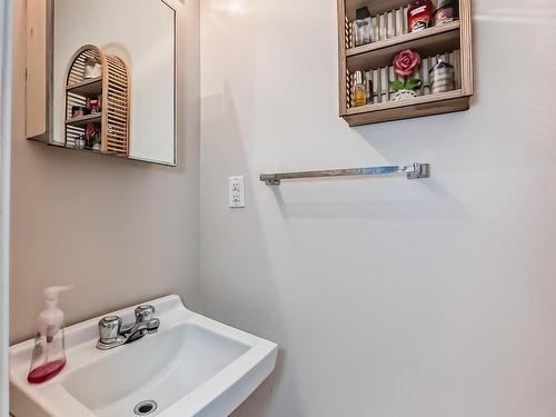 9E Clareview Vg Nw, Edmonton, AB 