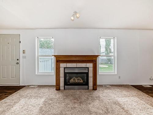 3217 Lakewood Cl Nw, Edmonton, AB 