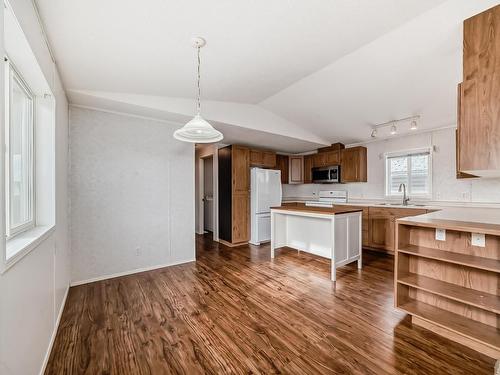 3217 Lakewood Cl Nw, Edmonton, AB 