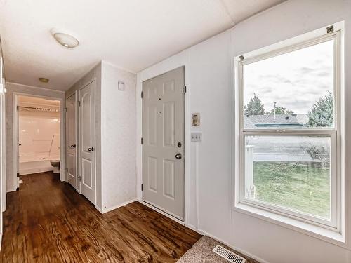 3217 Lakewood Cl Nw, Edmonton, AB 