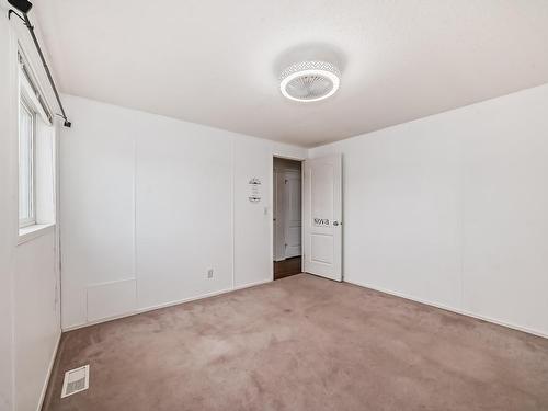 3217 Lakewood Cl Nw, Edmonton, AB 