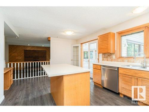 1807 104 Street, Edmonton, AB - Indoor Photo Showing Kitchen