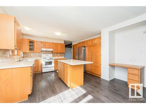 1807 104 Street, Edmonton, AB - Indoor Photo Showing Kitchen