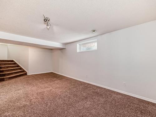 7418 Singer Landing Ld Nw, Edmonton, AB 