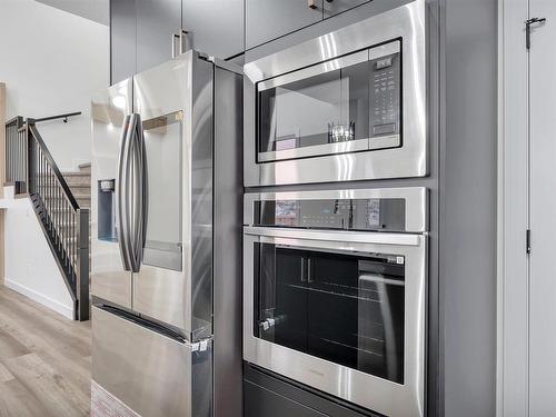 397 Bluff Cove, Leduc, AB - Indoor Photo Showing Kitchen