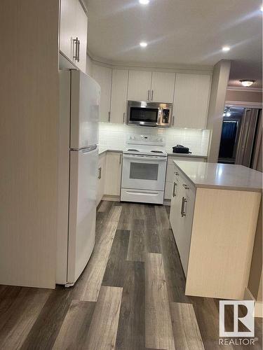 4 13454 Fort Road, Edmonton, AB - Indoor Photo Showing Kitchen