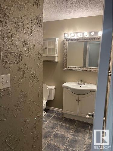 4 13454 Fort Road, Edmonton, AB - Indoor Photo Showing Bathroom