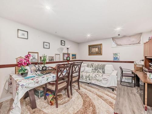 6911 142 Avenue, Edmonton, AB - Indoor Photo Showing Dining Room