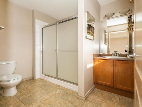 11518 11 Avenue, Edmonton, AB - Indoor Photo Showing Bathroom