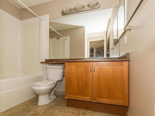 11518 11 Avenue, Edmonton, AB - Indoor Photo Showing Bathroom