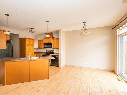 11518 11 Avenue, Edmonton, AB - Indoor Photo Showing Kitchen