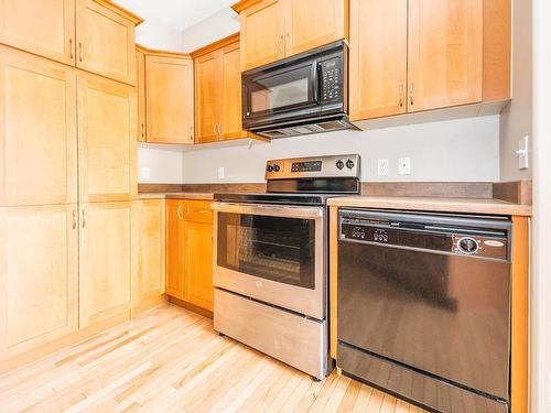 11518 11 Avenue, Edmonton, AB - Indoor Photo Showing Kitchen